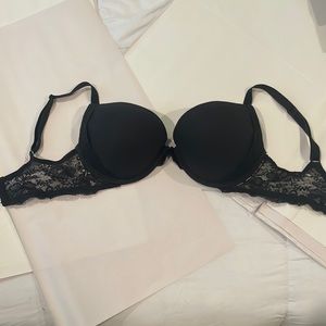 34DD Victoria secret push up bra